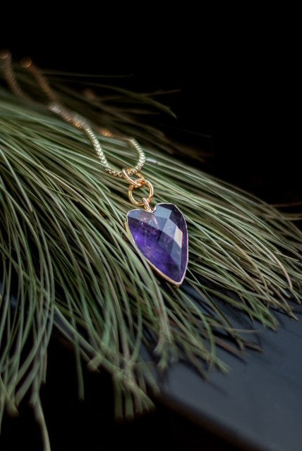 Morning Violet - Amethyst Heart Gold Pendant